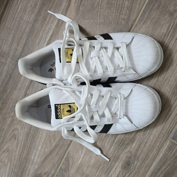 Adidas superstar like new - Picture 2 of 13